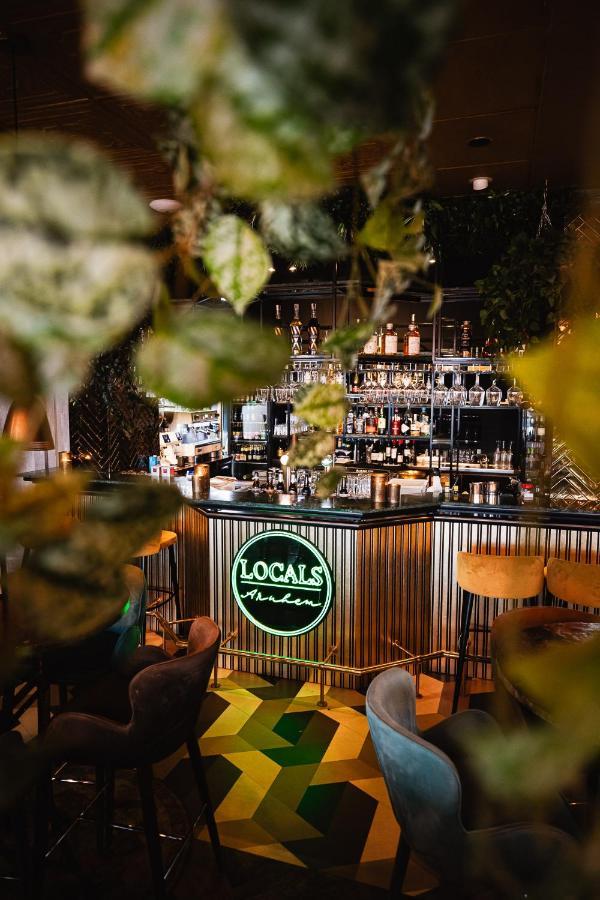 Hotel Haarhuis Арнем Екстериор снимка Locals Bar